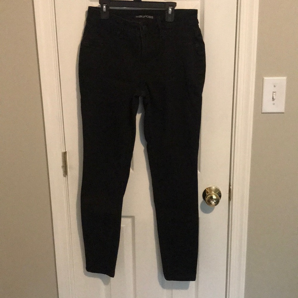 NWOT Maurices medium long skinny jeans black